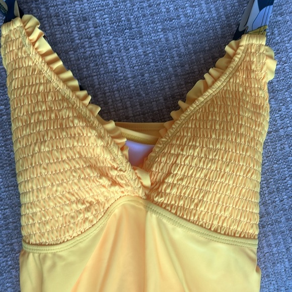 Summer Mae V-Neck Tankini Smocked
Top with Boy Shorts Tummy Control Swimsuit XL - Picture 4 of 11